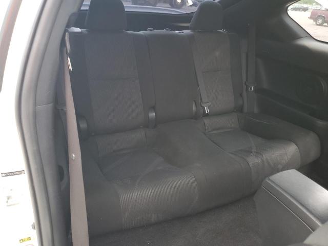 JTKJF5C76B3002306 - 2011 TOYOTA SCION TC 白色 照片 10