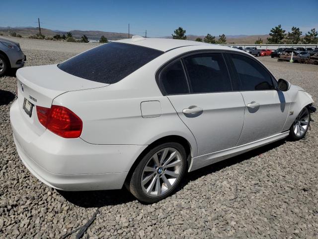 WBAPK7G54BNN78558 - 2011 BMW 328 XI WHITE photo 3