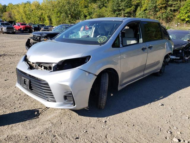 5TDZZ3DC1LS040303 - 2020 TOYOTA SIENNA L SILVER photo 2