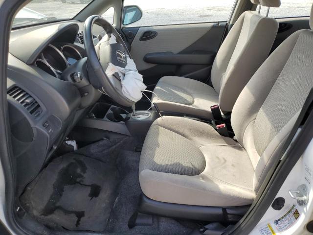 JHMGD38647S057358 - 2007 HONDA FIT S WHITE photo 7