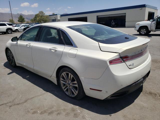 3LN6L2G96DR825589 - 2013 LINCOLN MKZ WHITE photo 2