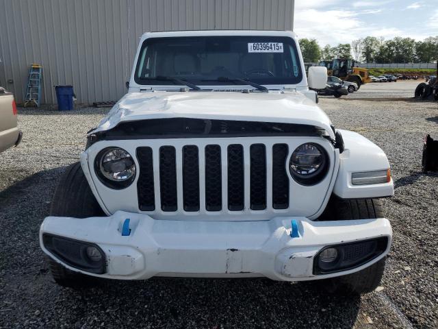 1C4JJXP60NW172103 - 2022 JEEP WRANGLER U SAHARA 4XE WHITE photo 5