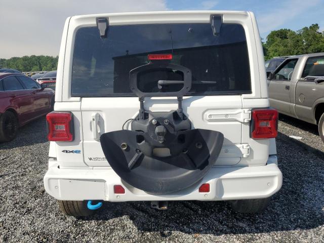 1C4JJXP60NW172103 - 2022 JEEP WRANGLER U SAHARA 4XE WHITE photo 6
