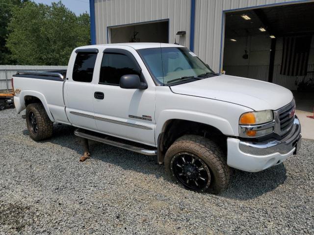 1GTHK29163E370591 - 2003 GMC SIERRA K2500 HEAVY DUTY WHITE photo 4