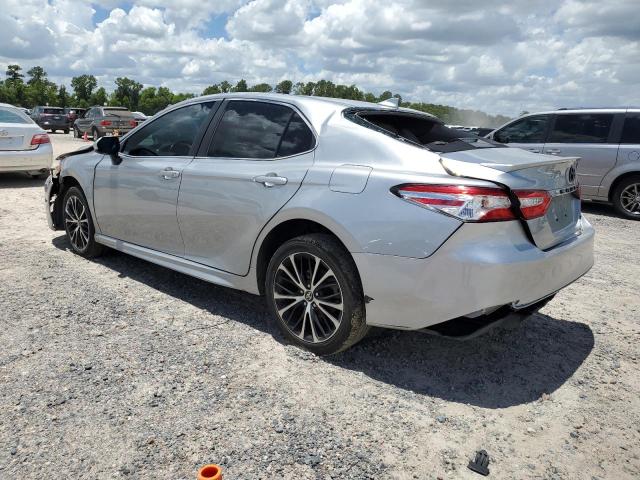 4T1G11AK6LU932651 - 2020 TOYOTA CAMRY SE SILVER photo 2