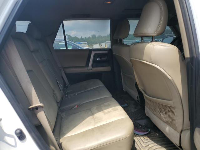 JTEBU5JR8F5225622 - 2015 TOYOTA 4RUNNER SR5/SR5 PREMIUM WHITE photo 11