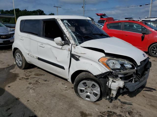 KNDJT2A51C7390569 - 2012 KIA SOUL WHITE photo 4