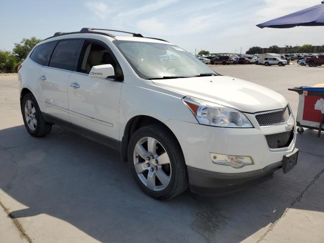 1GNKVLED6BJ341799 - 2011 CHEVROLET TRAVERSE LTZ WHITE photo 4