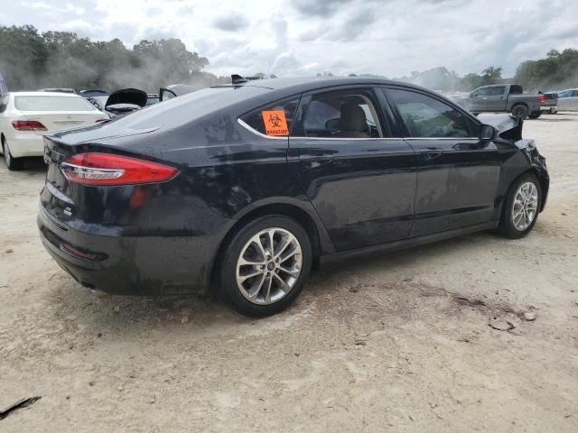 3FA6P0HD5KR160655 - 2019 FORD FUSION SE BLACK photo 3