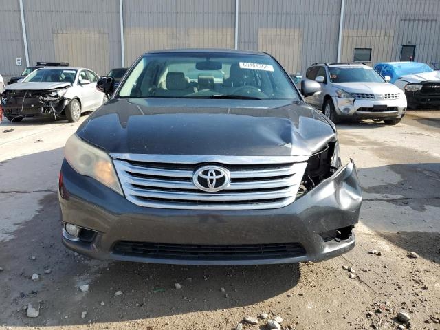 4T1BK3DB4BU377437 - 2011 TOYOTA AVALON BASE 石墨色 照片 5