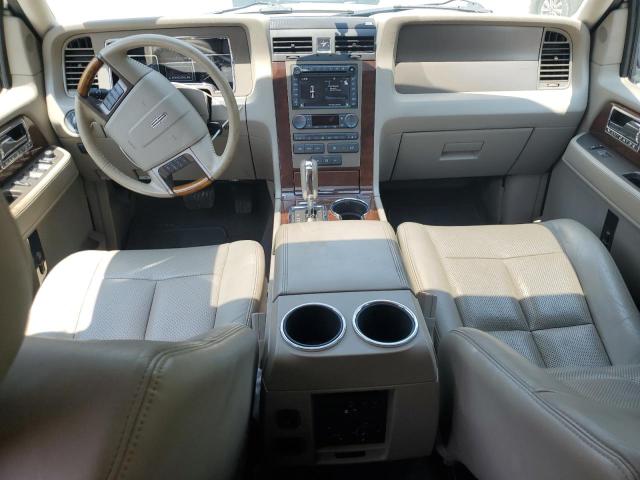 5LMJJ2J5XEEL02065 - 2014 LINCOLN NAVIGATOR SILVER photo 8