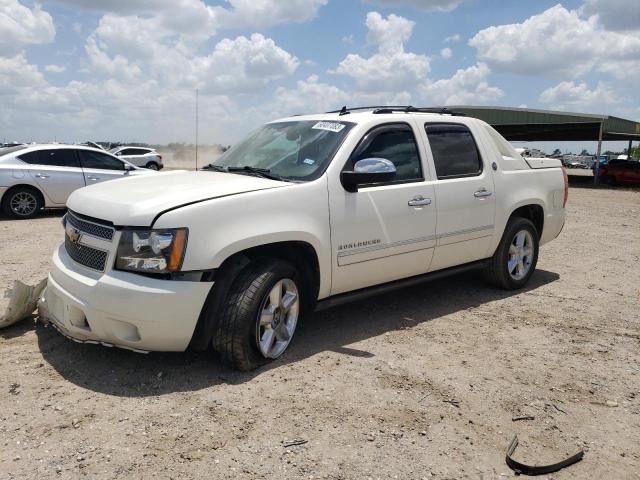 3GNTKGE76DG377673 - 2013 CHEVROLET AVALANCHE LTZ WHITE photo 1