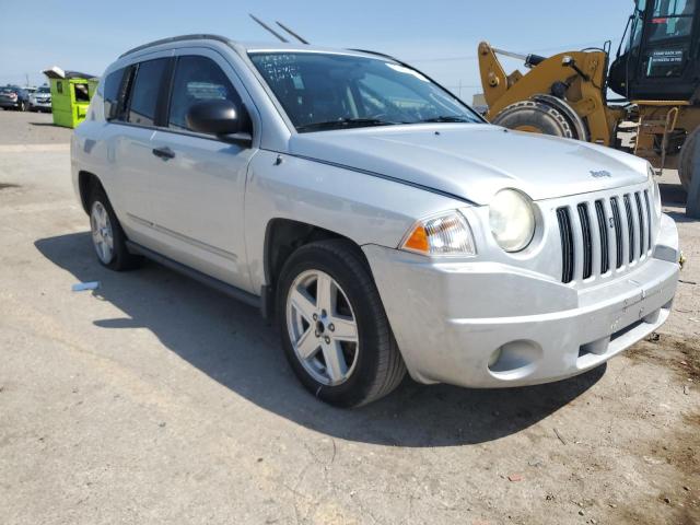 1J8FT47W08D783899 - 2008 JEEP COMPASS SPORT GRAY photo 4