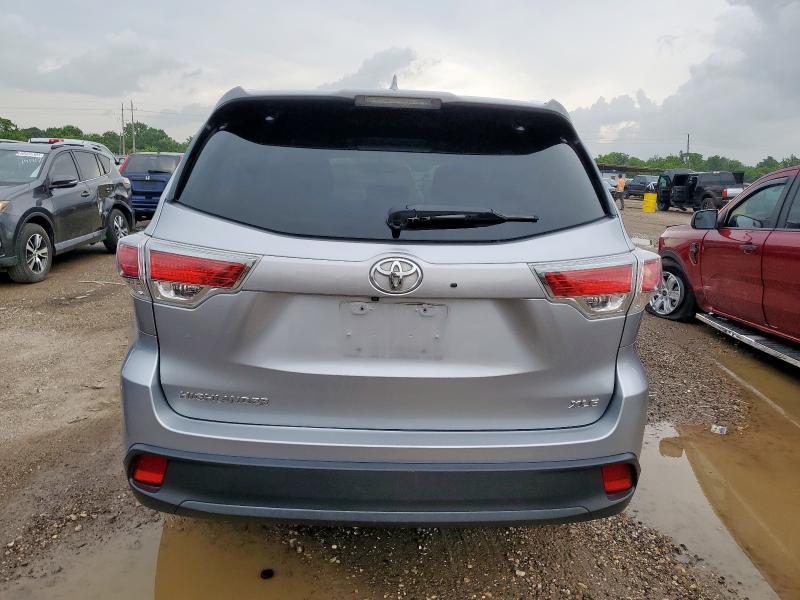 5TDKKRFH3FS065645 - 2015 TOYOTA HIGHLANDER XLE 银色 照片 6