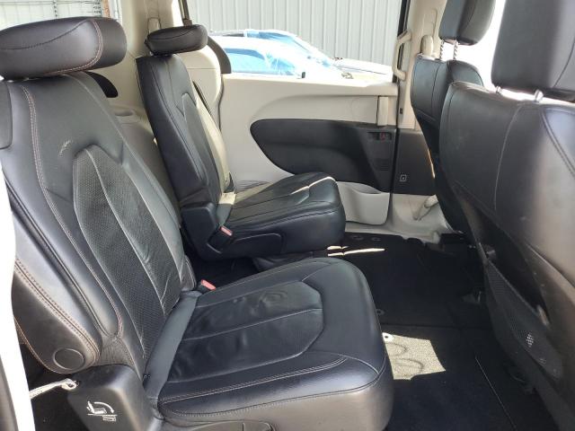 2C4RC1BG8JR124183 - 2018 CHRYSLER PACIFICA TOURING L SILVER photo 11