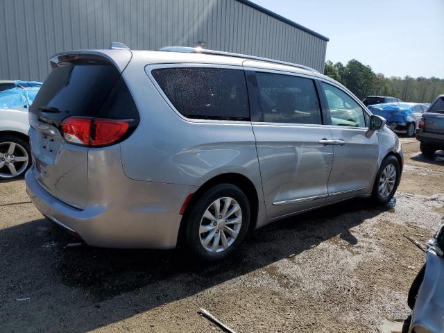 2C4RC1BG8JR124183 - 2018 CHRYSLER PACIFICA TOURING L SILVER photo 3