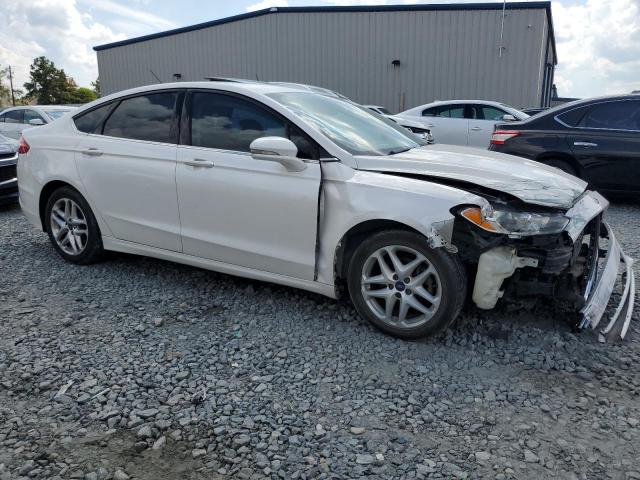 3FA6P0HD8FR287163 - 2015 FORD FUSION SE WHITE photo 4