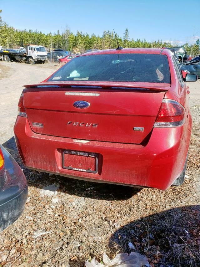 1FAHP3GN1AW109380 - 2010 FORD FOCUS SES RED photo 8