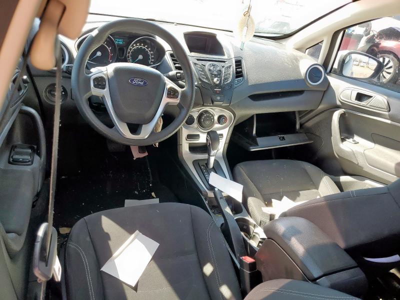 3FADP4BJ4KM132257 - 2019 FORD FIESTA SE 白色 照片 8