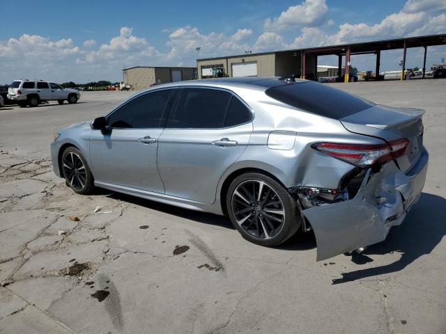 4T1B61HK0KU750878 - 2019 TOYOTA CAMRY XSE SILVER photo 2