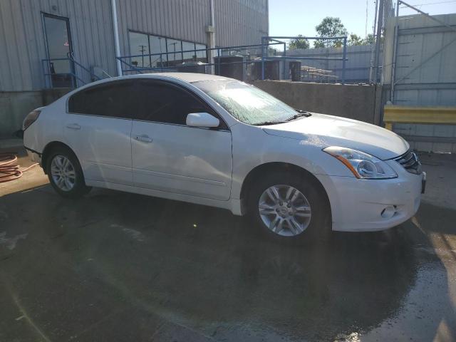 1N4AL2AP6AN550123 - 2010 NISSAN ALTIMA BASE WHITE photo 4