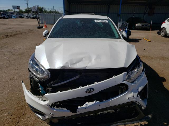 3KPF24ADXME369796 - 2021 KIA FORTE FE WHITE photo 5