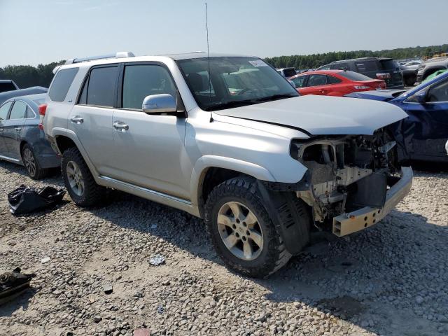 JTEBU5JR6D5132840 - 2013 TOYOTA 4RUNNER SR5 GRAY photo 4