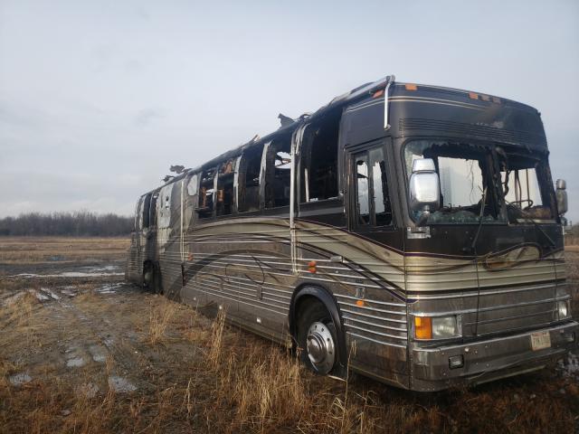 2PCM33492X1026939 - 2000 COUN COACH BURN photo 1