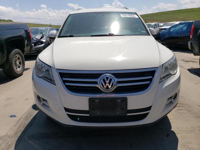 WVGBV7AX6BW534968 - 2011 VOLKSWAGEN TIGUAN S WHITE photo 5
