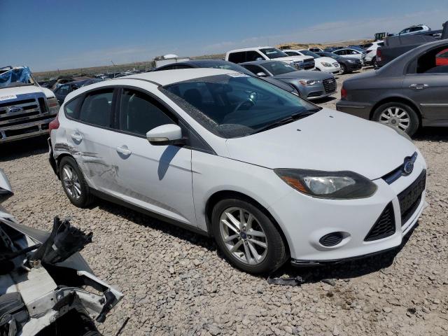 1FADP3K22EL399521 - 2014 FORD FOCUS SE WHITE photo 4