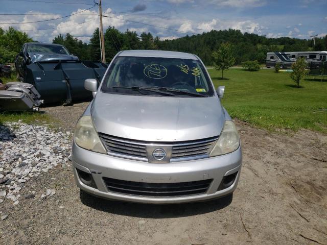 3N1BC11E19L393428 - 2009 NISSAN VERSA S SILVER photo 5