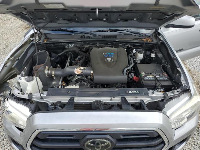 5TFAZ5CN4JX067059 - 2018 TOYOTA TACOMA DOUBLE CAB Silber Foto 11