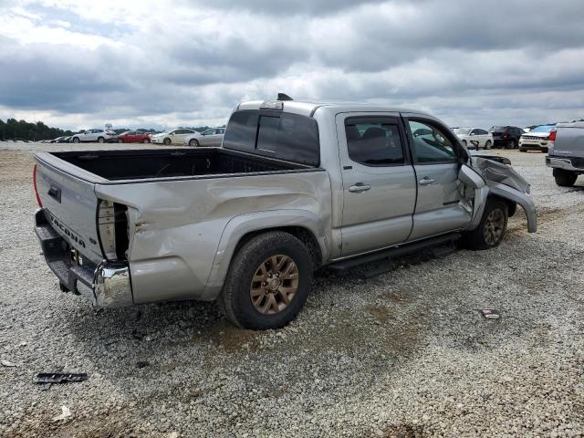 5TFAZ5CN4JX067059 - 2018 TOYOTA TACOMA DOUBLE CAB Silber Foto 3