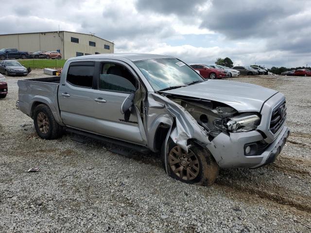 5TFAZ5CN4JX067059 - 2018 TOYOTA TACOMA DOUBLE CAB Silber Foto 4