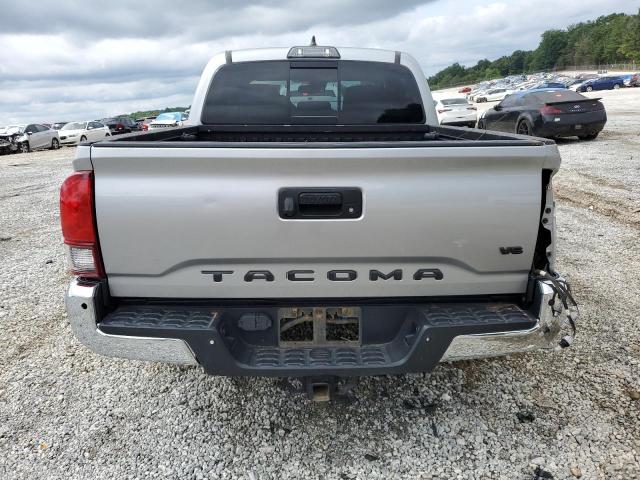 5TFAZ5CN4JX067059 - 2018 TOYOTA TACOMA DOUBLE CAB Silber Foto 6