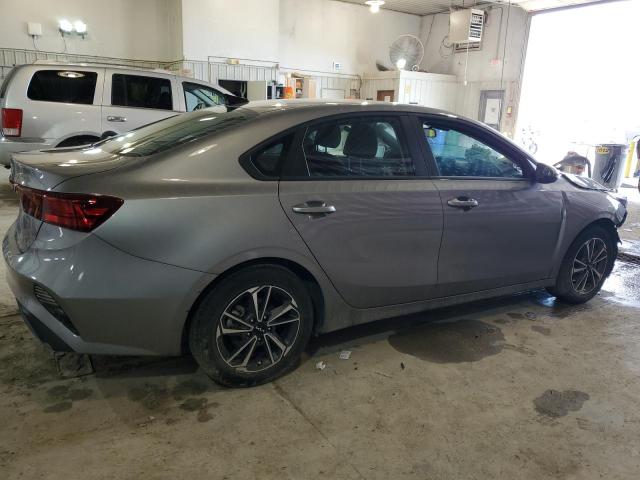 3KPF24ADXPE656737 - 2023 KIA FORTE LX GRAY photo 3