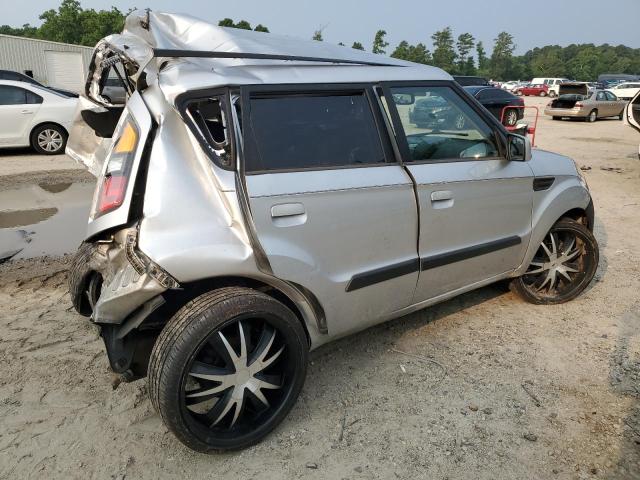 KNDJT2A27A7079599 - 2010 KIA SOUL + SILVER photo 3