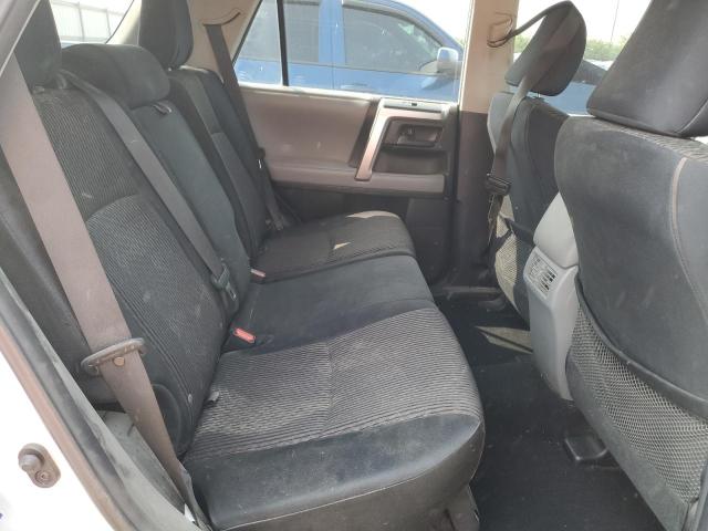 JTEBU5JR9B5072842 - 2011 TOYOTA 4RUNNER SR5 SILVER photo 11