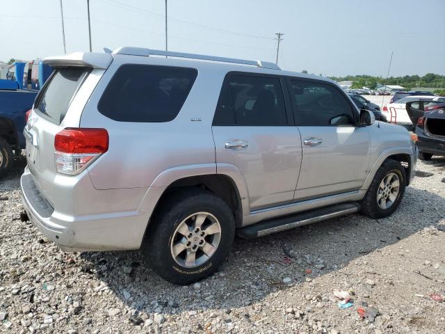 JTEBU5JR9B5072842 - 2011 TOYOTA 4RUNNER SR5 SILVER photo 3