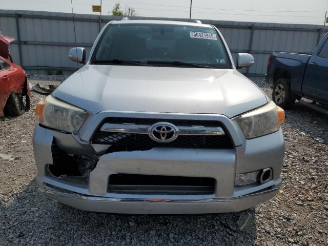 JTEBU5JR9B5072842 - 2011 TOYOTA 4RUNNER SR5 SILVER photo 5