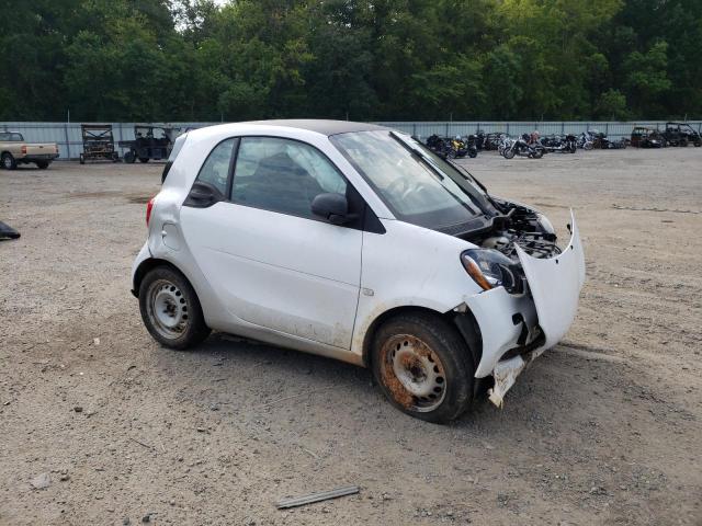 WMEFJ5DA0GK141982 - 2016 SMART FORTWO WHITE photo 4