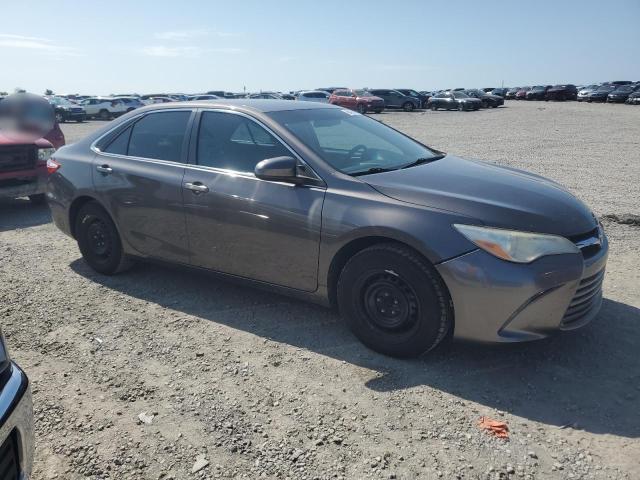 4T1BF1FK7HU771562 - 2017 TOYOTA CAMRY LE GRAY photo 4