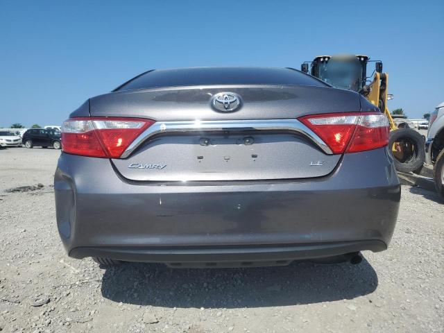 4T1BF1FK7HU771562 - 2017 TOYOTA CAMRY LE GRAY photo 6