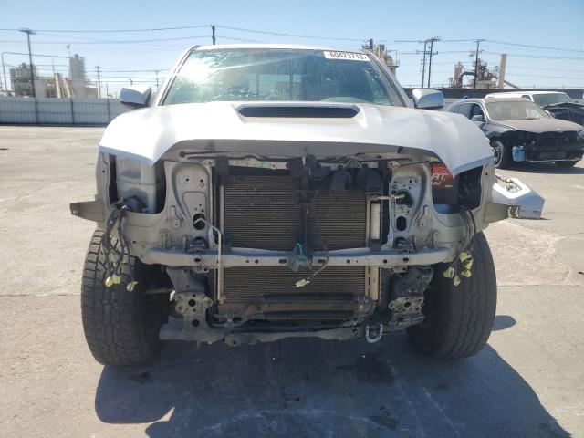 5TFSZ5AN4GX046566 - 2016 TOYOTA TACOMA ACCESS CAB ვერცხლისფერი ფოტო 5