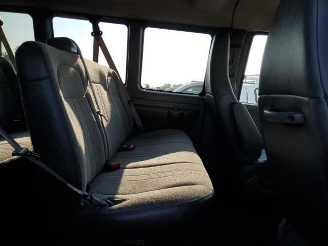 1GAZGPFGXH1135257 - 2017 CHEVROLET EXPRESS G3 LT WHITE photo 11