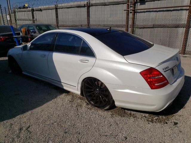 WDDNG7DB9CA470389 - 2012 MERCEDES-BENZ S 550 WHITE photo 2