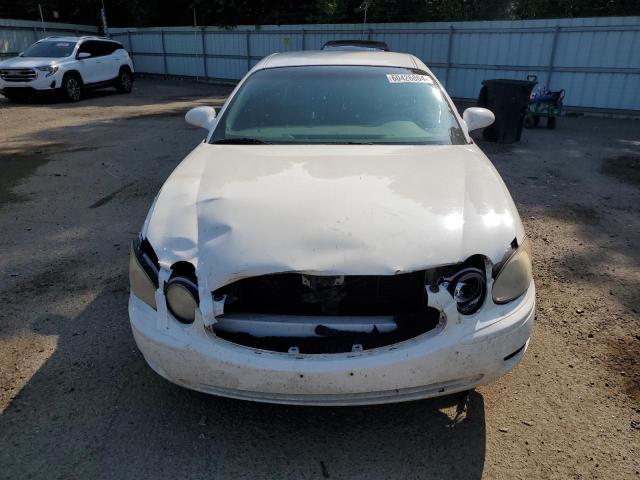 2G4WC582X71115803 - 2007 BUICK LACROSSE CX WHITE photo 5