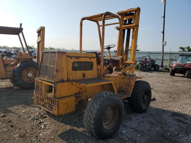 C107 - 2000 FORK LIFT YELLOW photo 4