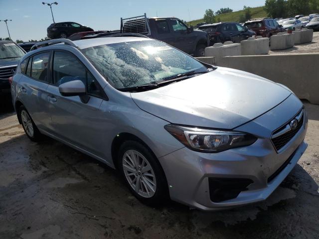 4S3GTAB69J3724654 - 2018 SUBARU IMPREZA PREMIUM SILVER photo 4