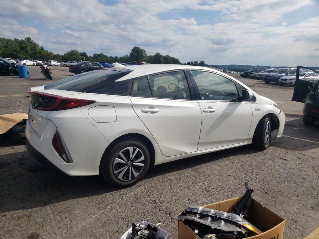 JTDKARFP5J3085738 - 2018 TOYOTA PRIUS PRIM თეთრი ფოტო 3